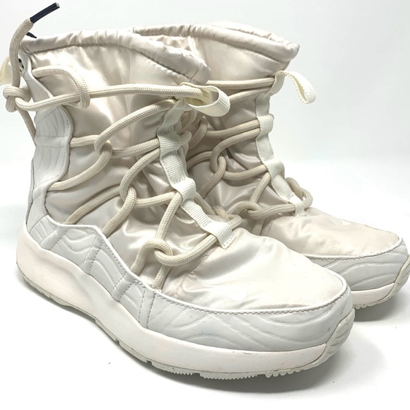 Nike Woman's Tanjun High Rise Boots. Size 7.5 Color  Phantom/Black - Picture 1 of 9